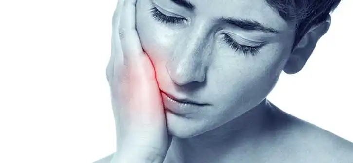 Dolore ai denti: usare gli antibiotici o altri medicinali?
